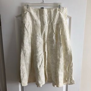 Adorable linen Gap skirt ! Light green and cream